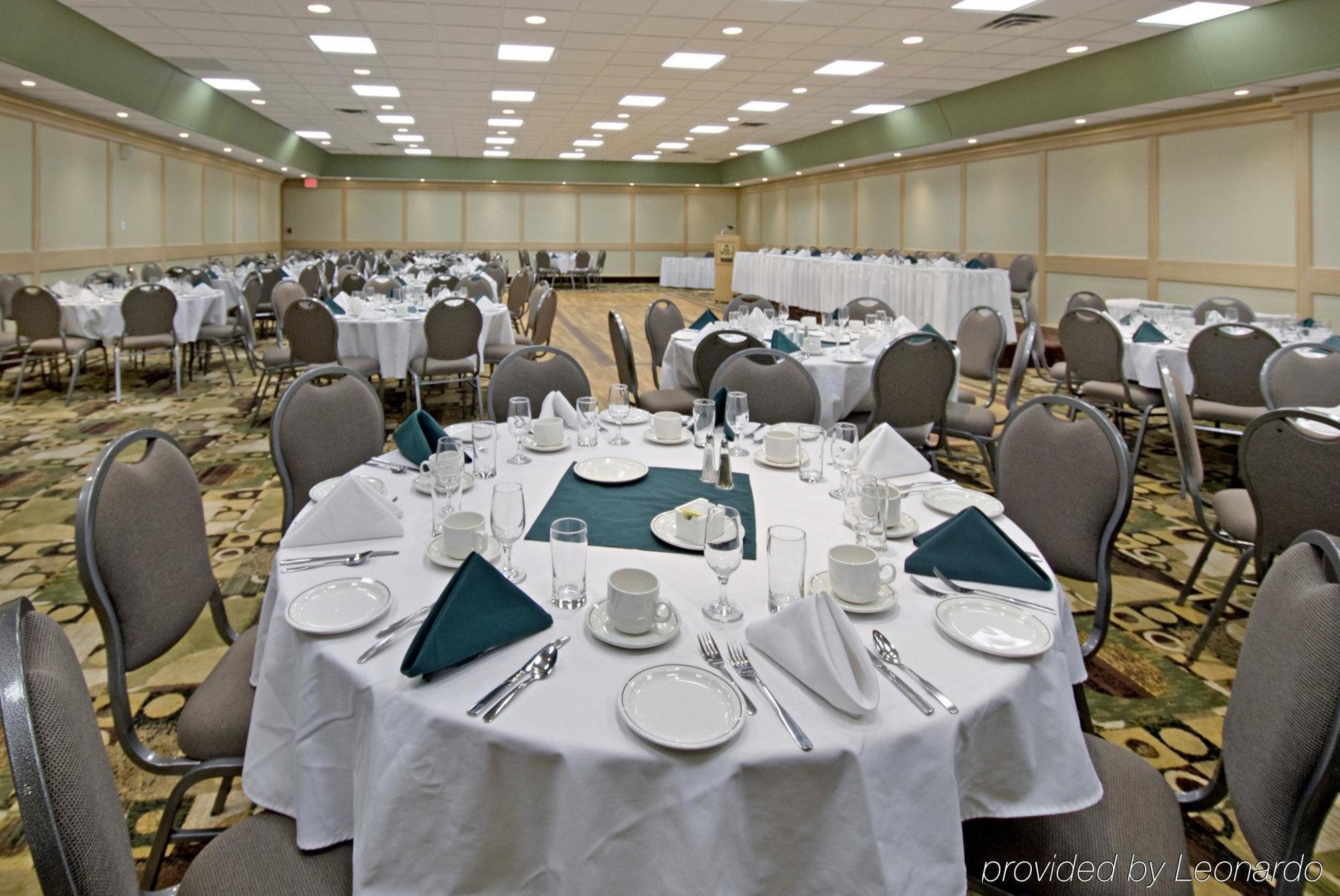 Inn Clarion Lakeside & Conference Centre 3*
