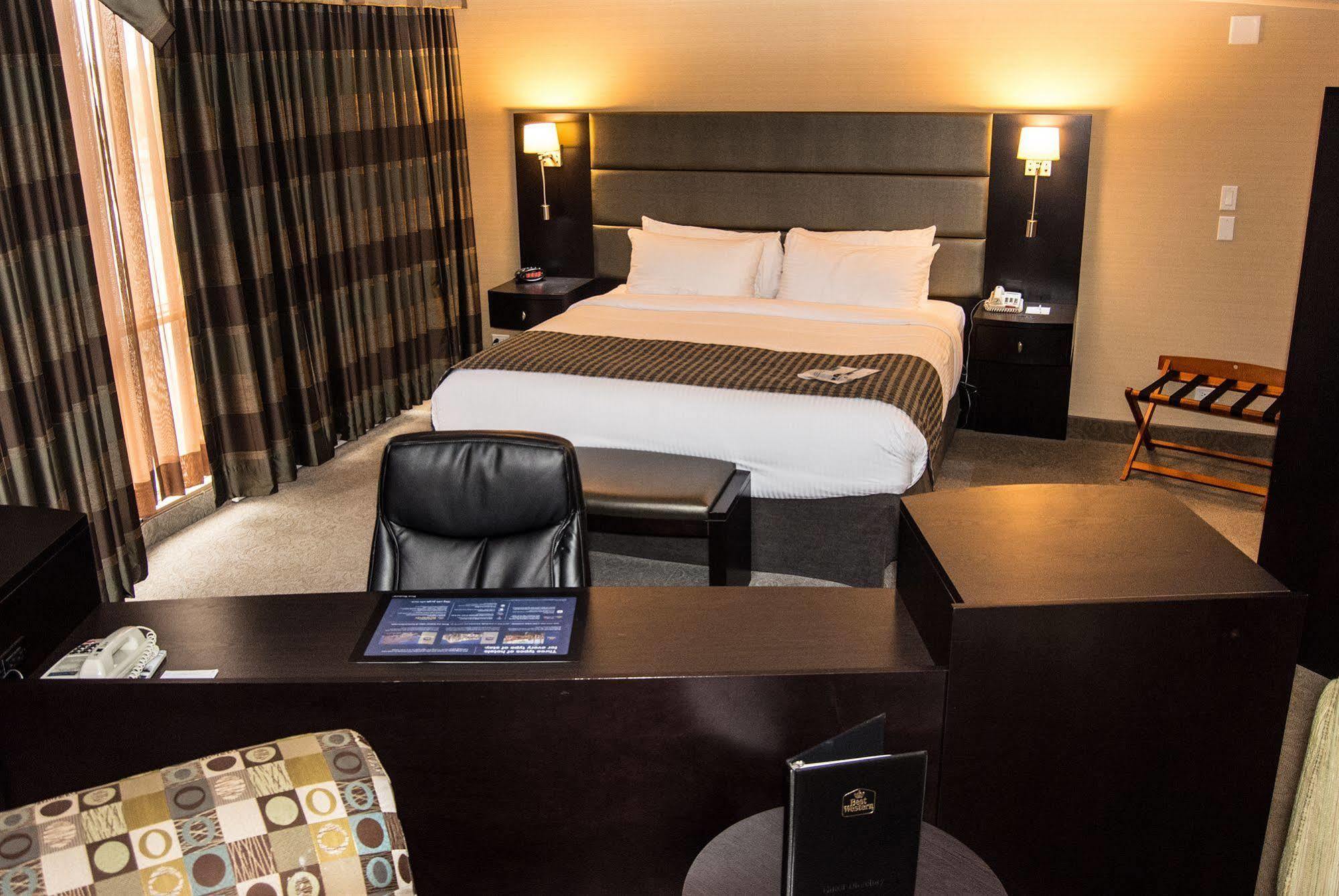 Inn Clarion Lakeside & Conference Centre