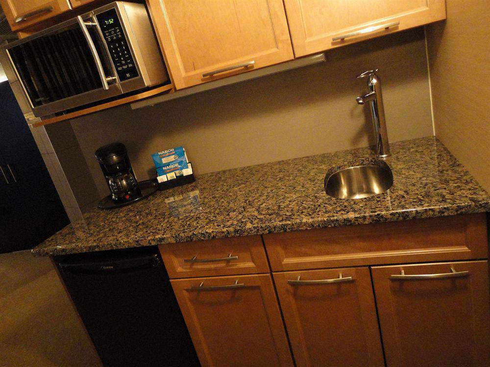 Clarion Lakeside & Conference Centre Inn 3*